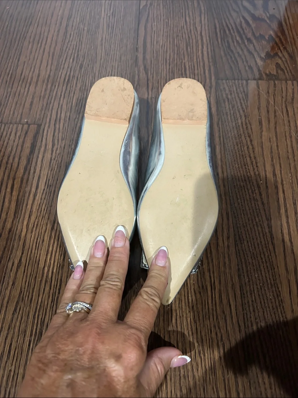 Rodger Vivian Silver Pointed Toe Flats with Crystal Buckle Sz 38 US 7.5-8